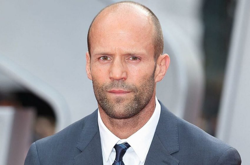  Θα τον Αναγνωρίζατε : Πώς έμοιαζε ο Jason Statham Πριν Αποκτήσει τη Χαρακτηριστική του Φαλάκρα