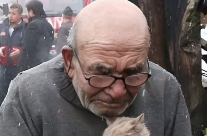  Τα Έχασε Όλα στη Φωτιά!: Αλλά Το Να Κρατηθεί σε Μια Μικρή Ζωή Του Έδωσε Λόγο να Συνεχίσει!